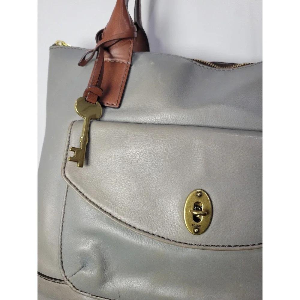 Fossil vintage shopper